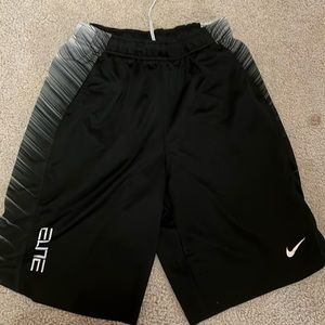 Elite Nike shorts size large